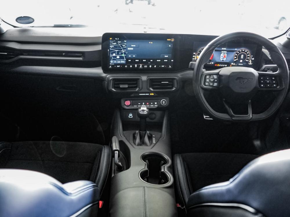 Ford Mustang 5.0 Dark Horse A/T, image 2