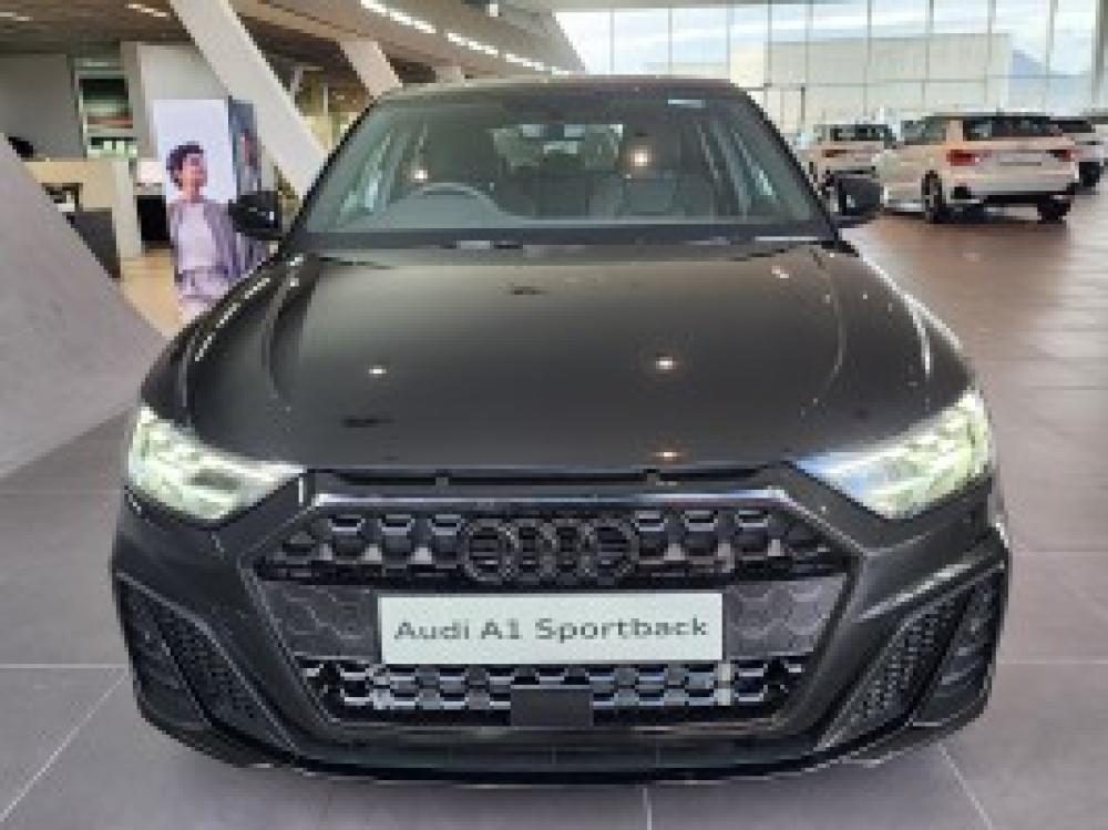 Audi A1 Sportback 30TFSI S line, image 2