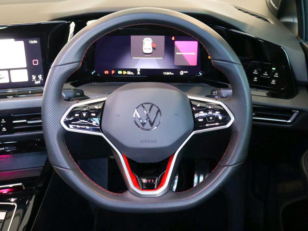 Volkswagen Golf 8 GTI 2.0 TSI DSG, image 2