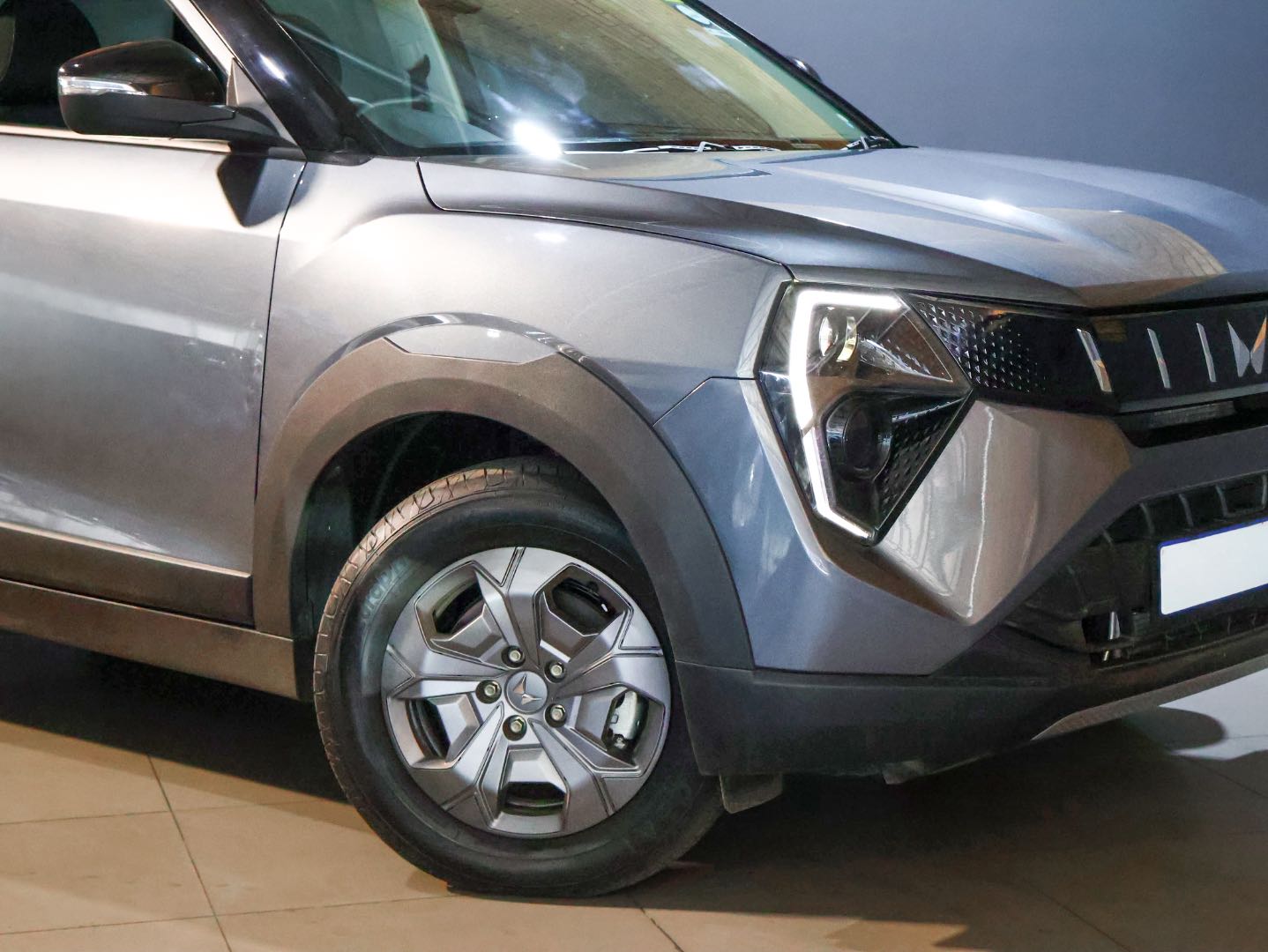 MAHINDRA XUV3XO 1.2T MX2, image 2