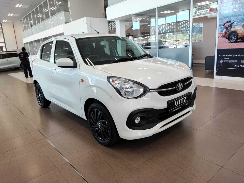TOYOTA VITZ 1.0 XR, image 1