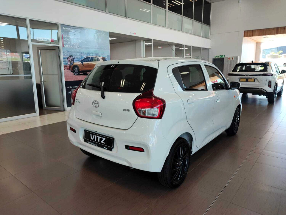 TOYOTA VITZ 1.0 XR, image 2