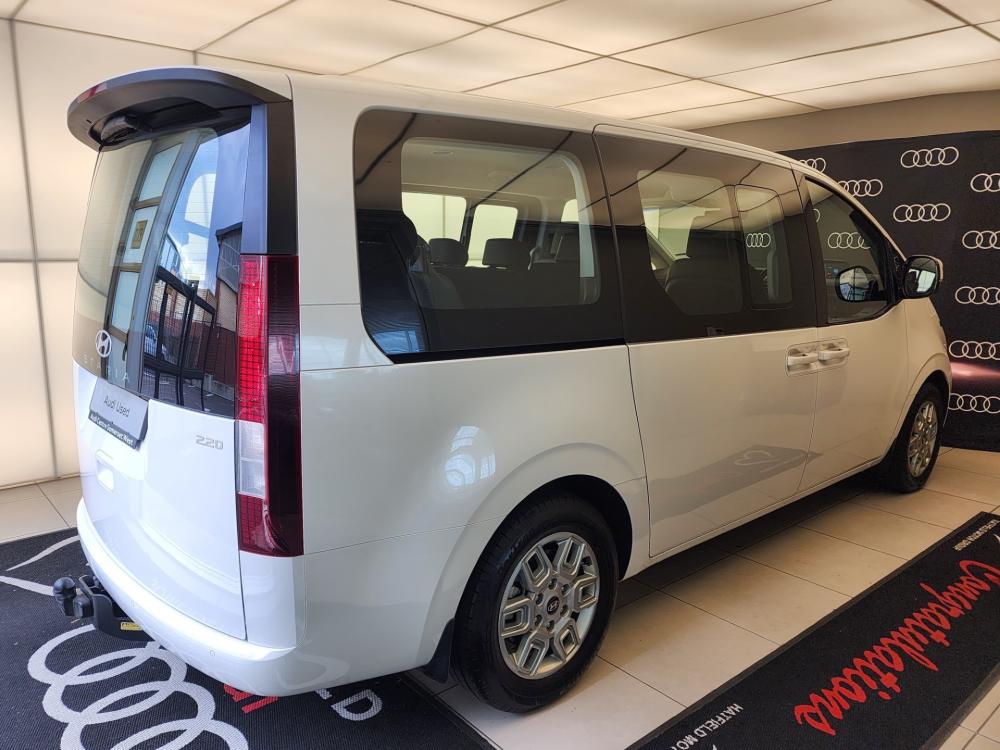 Hyundai Staria R2.2 9str Executive Bus Auto, image 2
