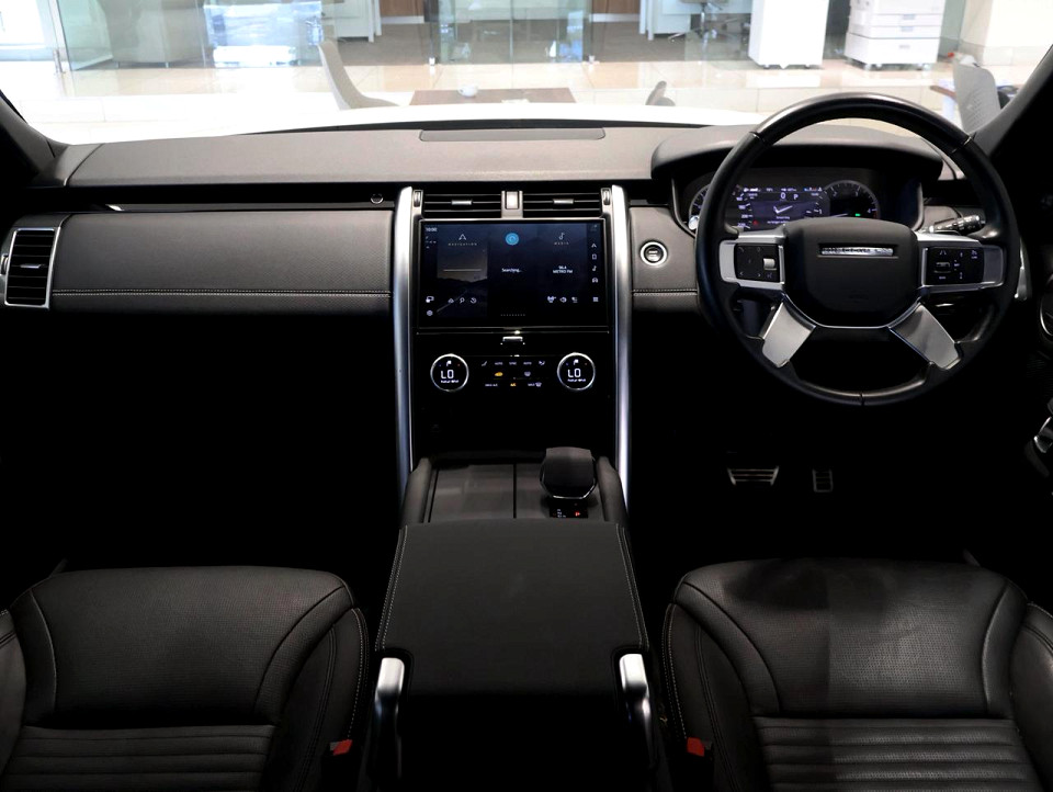 LAND ROVER DISCOVERY 3.0TD SE R-DYNAMIC (D300), image 2