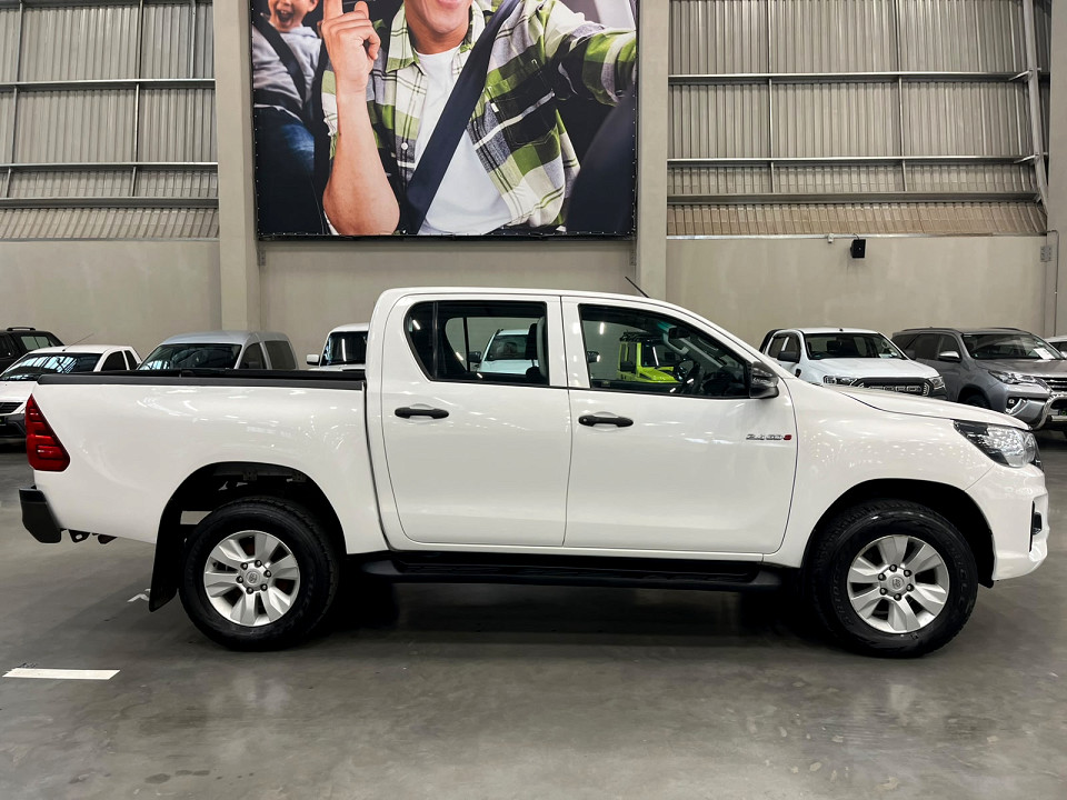 TOYOTA HILUX 2.4 GD-6 SRX 4X4 P/U D/C, image 2