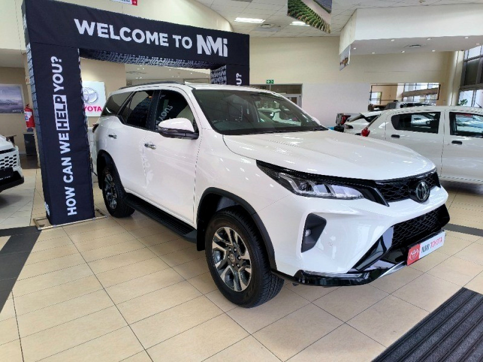 TOYOTA  FORTUNER 2.8 GD-6 4X4 VX A/T, image 1