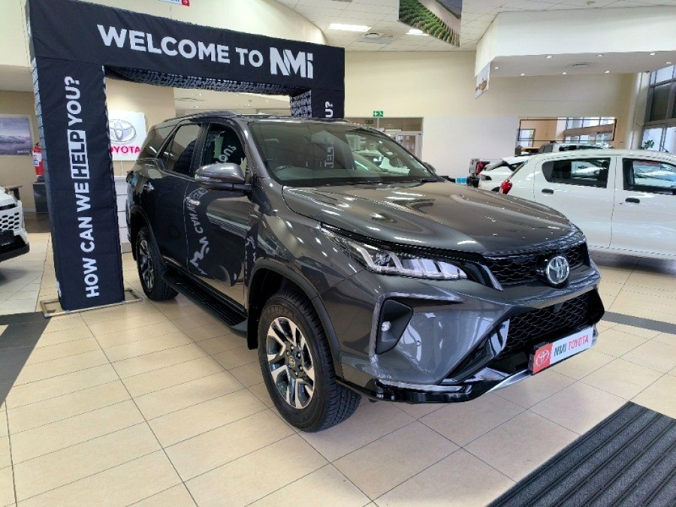 TOYOTA  FORTUNER 2.8GD-6 R/B A/T, image 1