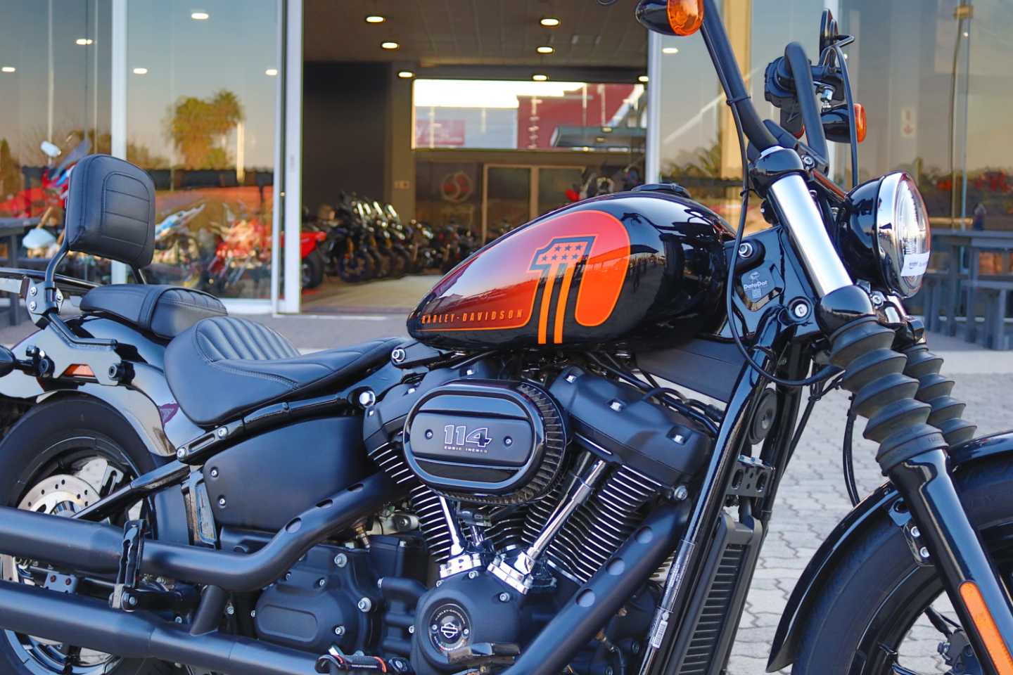 HARLEY DAVIDSON STREET BOB, image 2