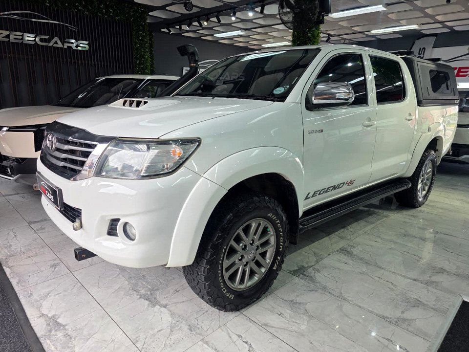 TOYOTA HILUX 3.0 D-4D LEGEND 45 4X4 P/U D/C, image 2