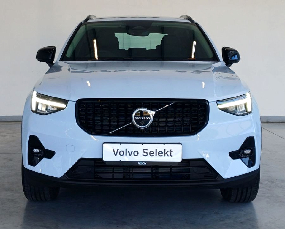 VOLVO XC40 B4 PLUS DARK GEARTRONIC (MILD HYBRID), image 2