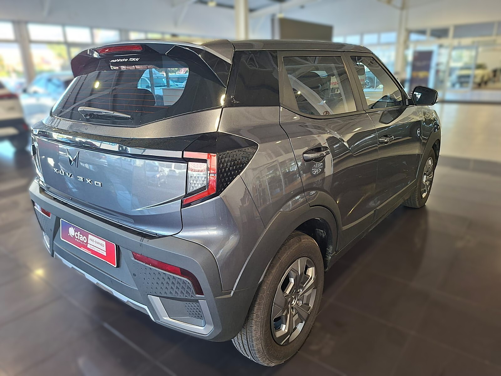 MAHINDRA XUV3XO 1.2T MX3 A/T, image 2