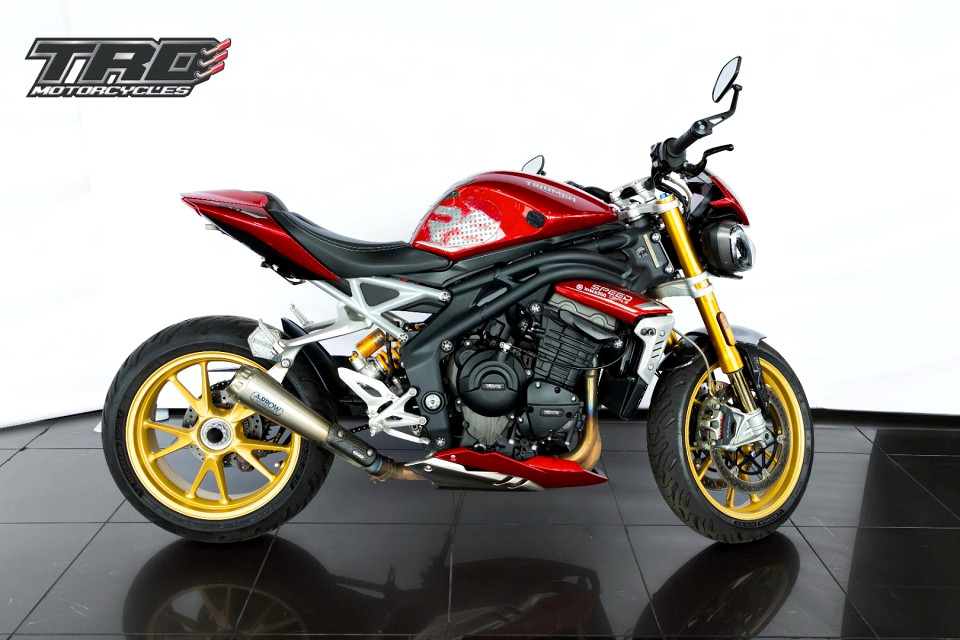 TRIUMPH RS, image 1