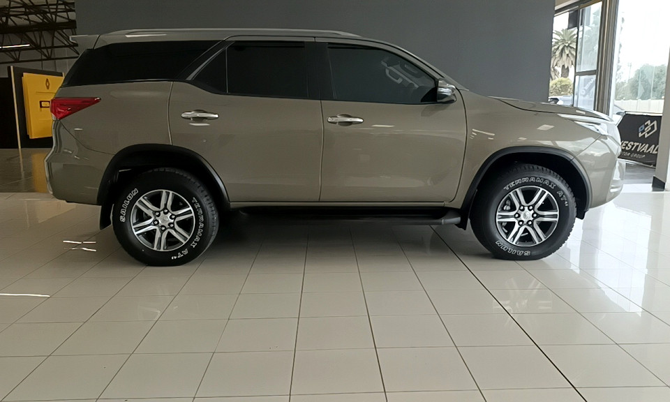 Toyota Fortuner 2.4GD-6 R/B A/T, image 2
