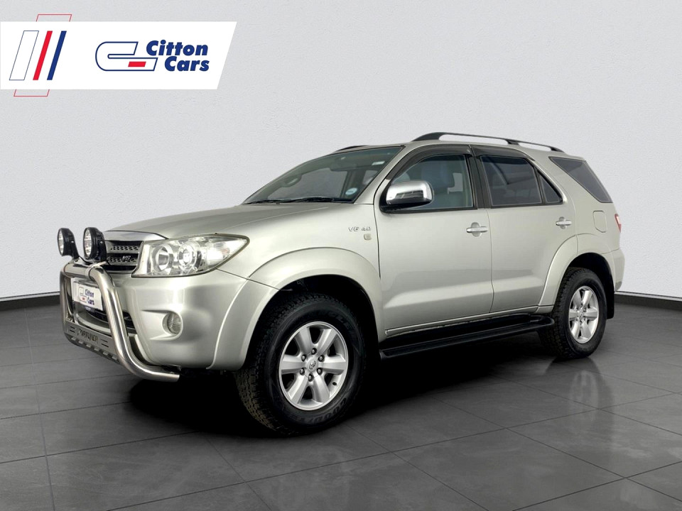 Toyota Fortuner V6 4.0 A/T, image 1