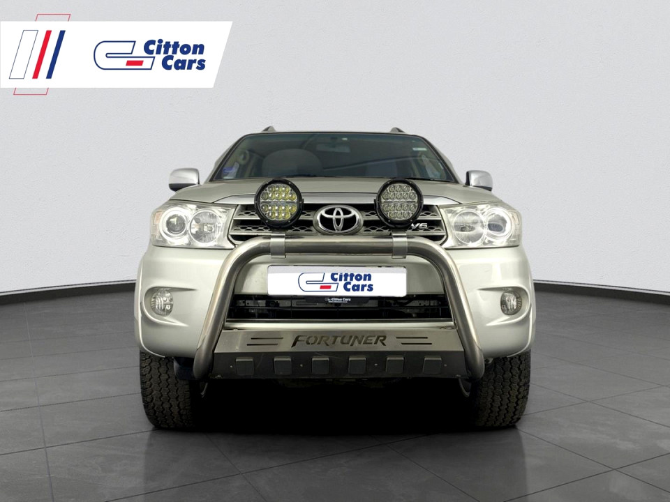 Toyota Fortuner V6 4.0 A/T, image 2