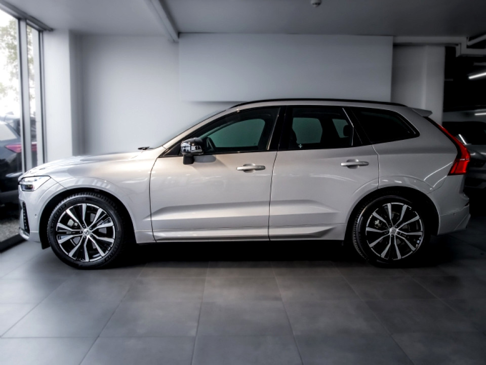 VOLVO XC60 B5 R-DESIGN GEARTRONIC AWD, image 2