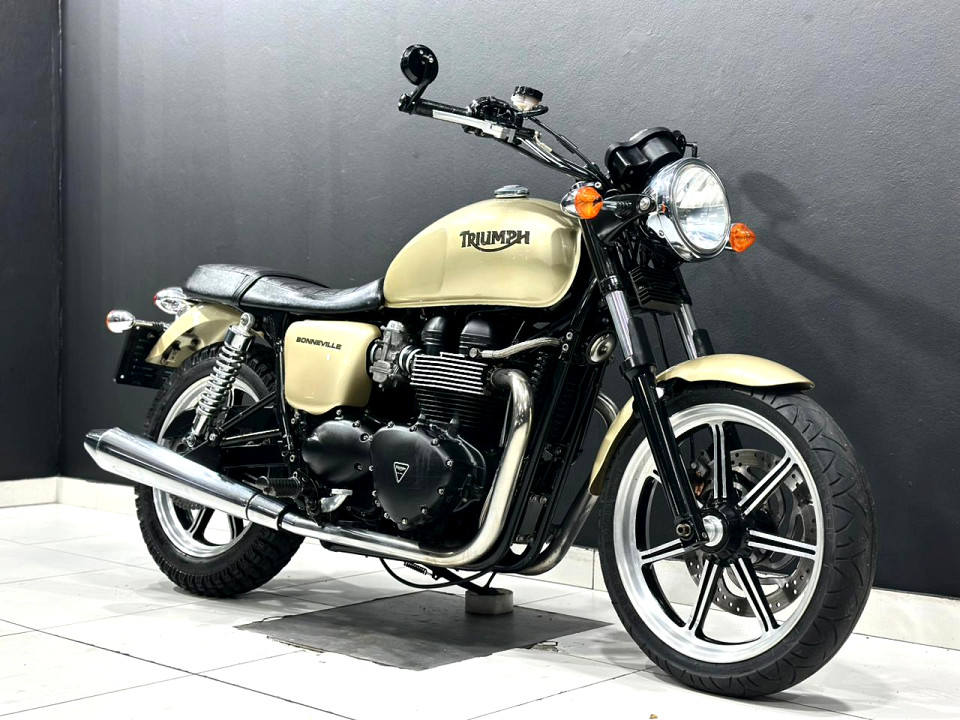 TRIUMPH 865 EFi, image 2