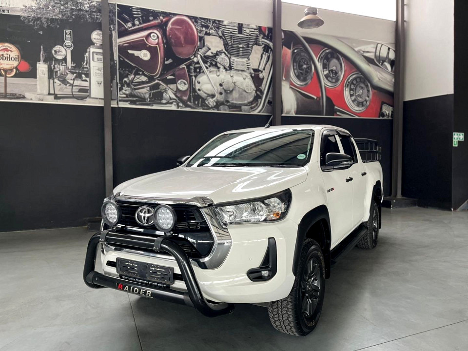 Toyota Hilux Double Cab  2.4GD6 4X4 Raider MT, image 1