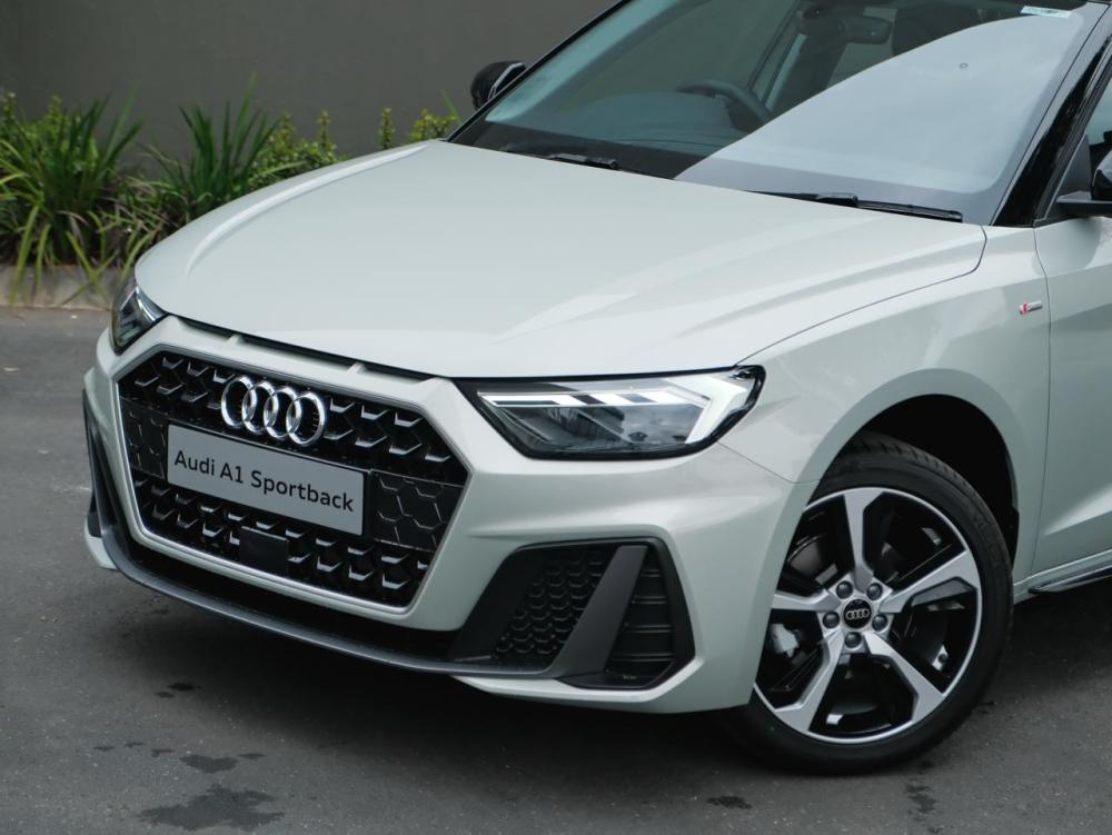Audi A1 Sportback 30TFSI S line, image 2