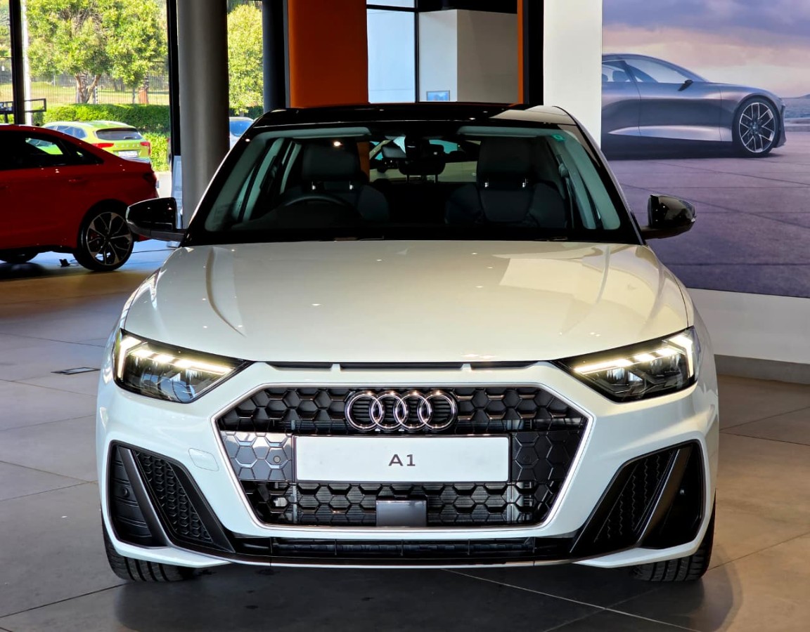 AUDI A1 SPORTBACK 1.0 TFSI S-LINE S TRONIC (30 TFSI), image 2