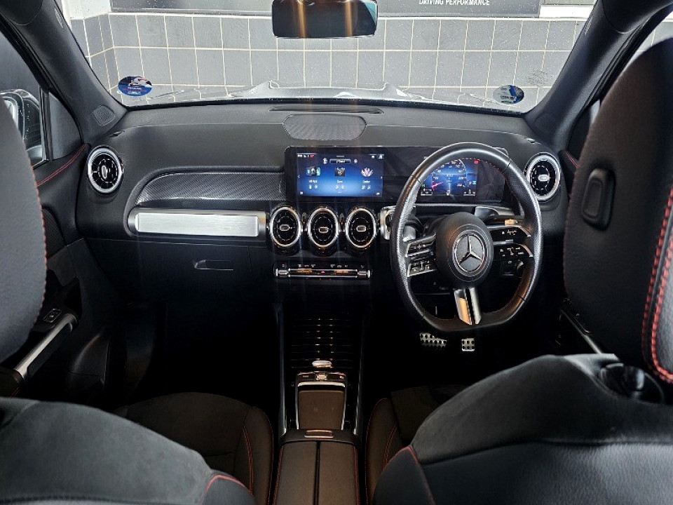 MERCEDES-BENZ GLB220d 4MATIC, image 2