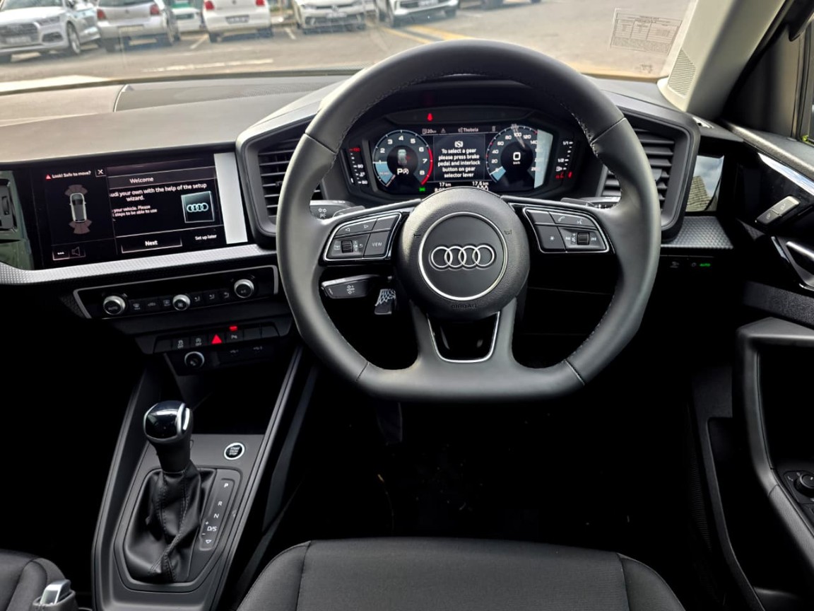 AUDI A1 SPORTBACK 30 TFSI ADVANCED S-TRONIC, image 2