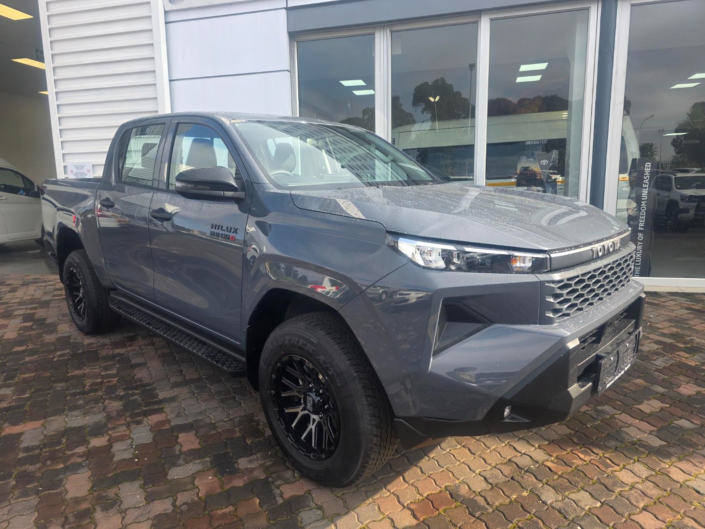 TOYOTA HILUX 2.8 GD-6 RB SRX 4X4 A/T P/U D/C, image 1