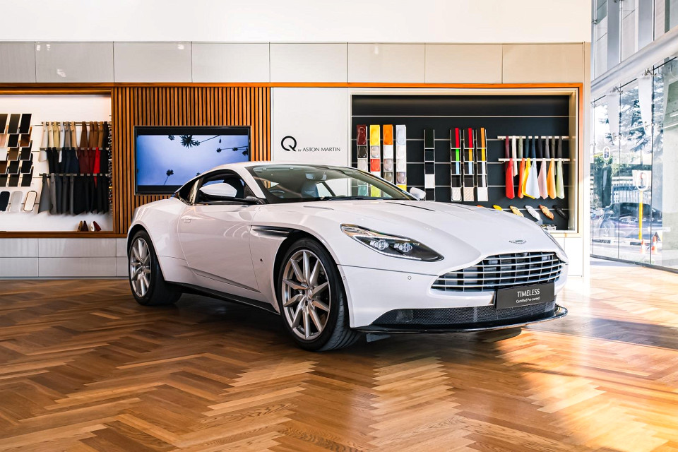 ASTON MARTIN DB11 5.2 V12