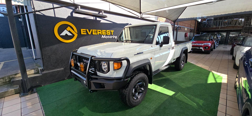 TOYOTA LAND CRUISER 79 2.8 GD-6 P/U S/C A/T, image 1