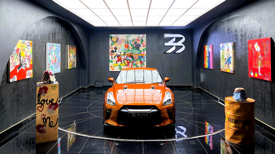 NISSAN GT-R PREMIUM, image 2