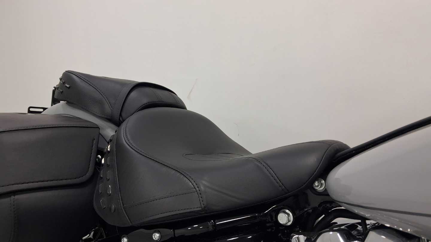HARLEY DAVIDSON HERITAGE SOFTAIL CLASSIC, image 2