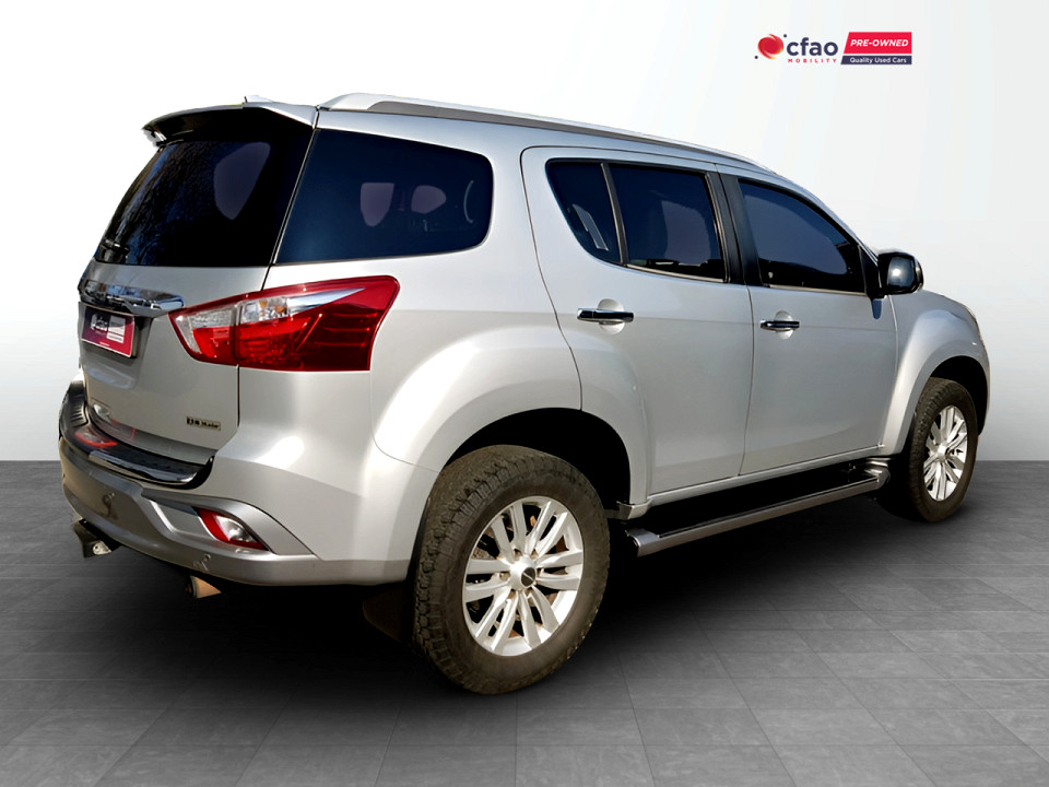 ISUZU MU-X 3.0D A/T, image 2