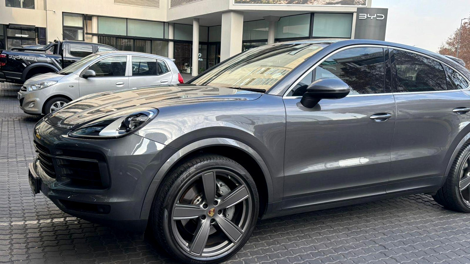 PORSCHE CAYENNE S COUPE
