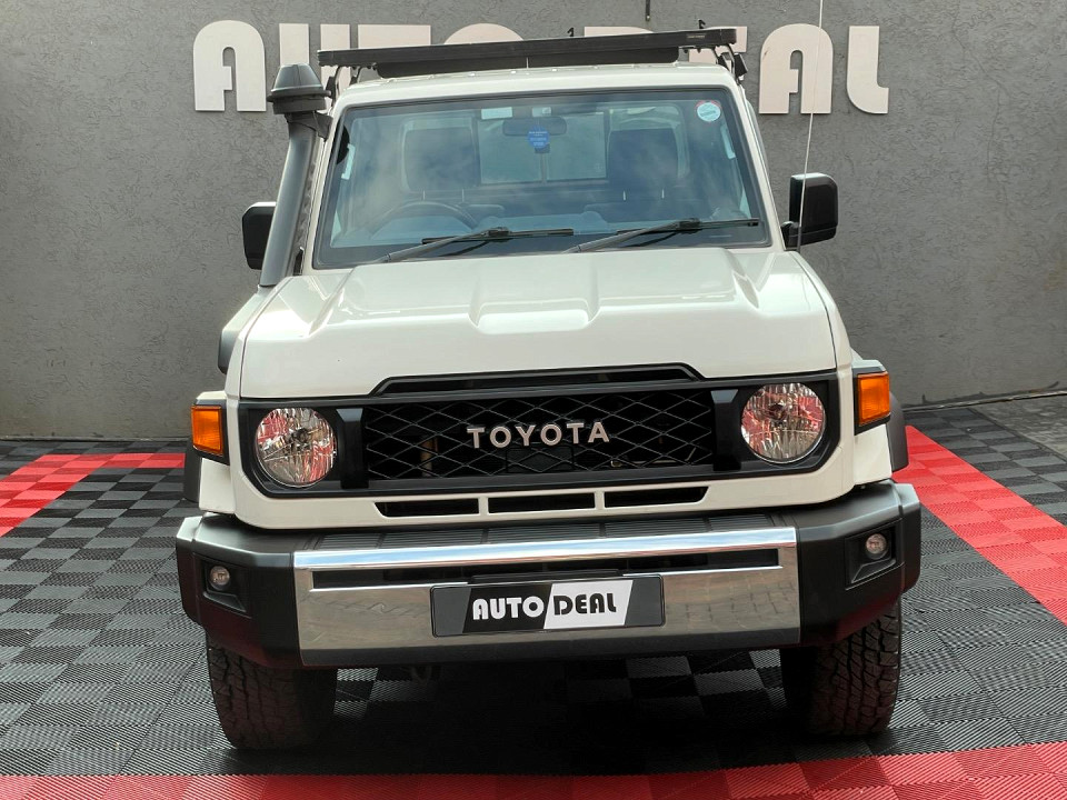 TOYOTA LAND CRUISER 79 4.5D P/U S/C, image 2