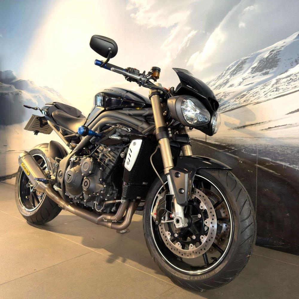 TRIUMPH SPEED TRIPLE S, image 2