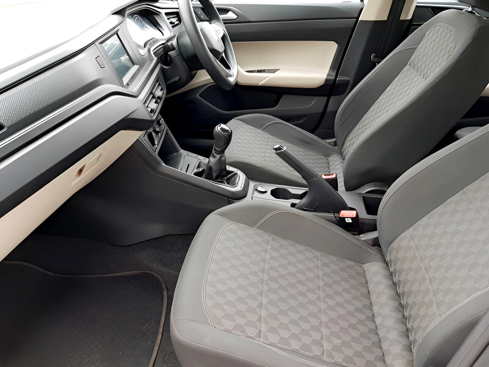 VOLKSWAGEN POLO 1.6, image 2