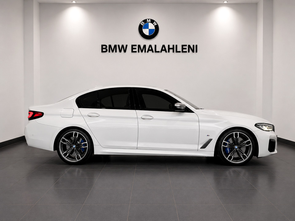 BMW M550i xDRIVE A/T (G30), image 1