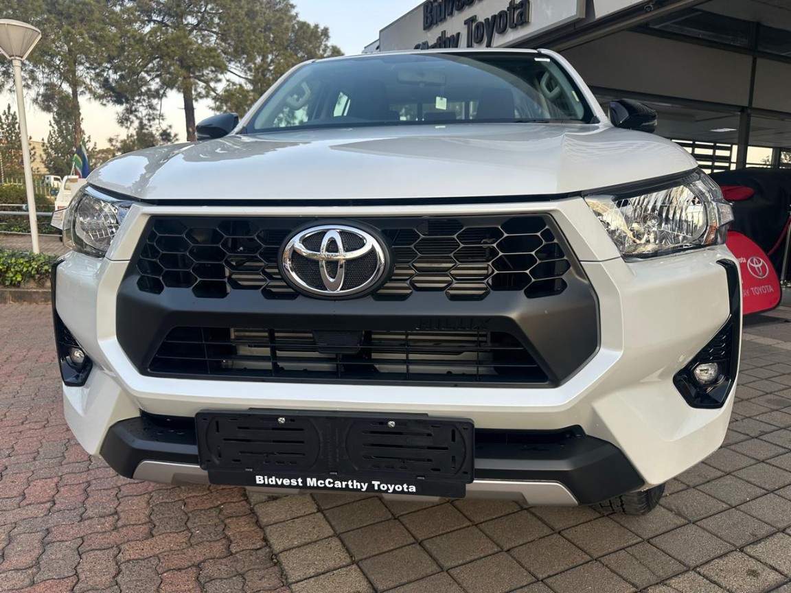 Toyota Hilux Double Cab 2.4GD6 RB Raider MT, image 2