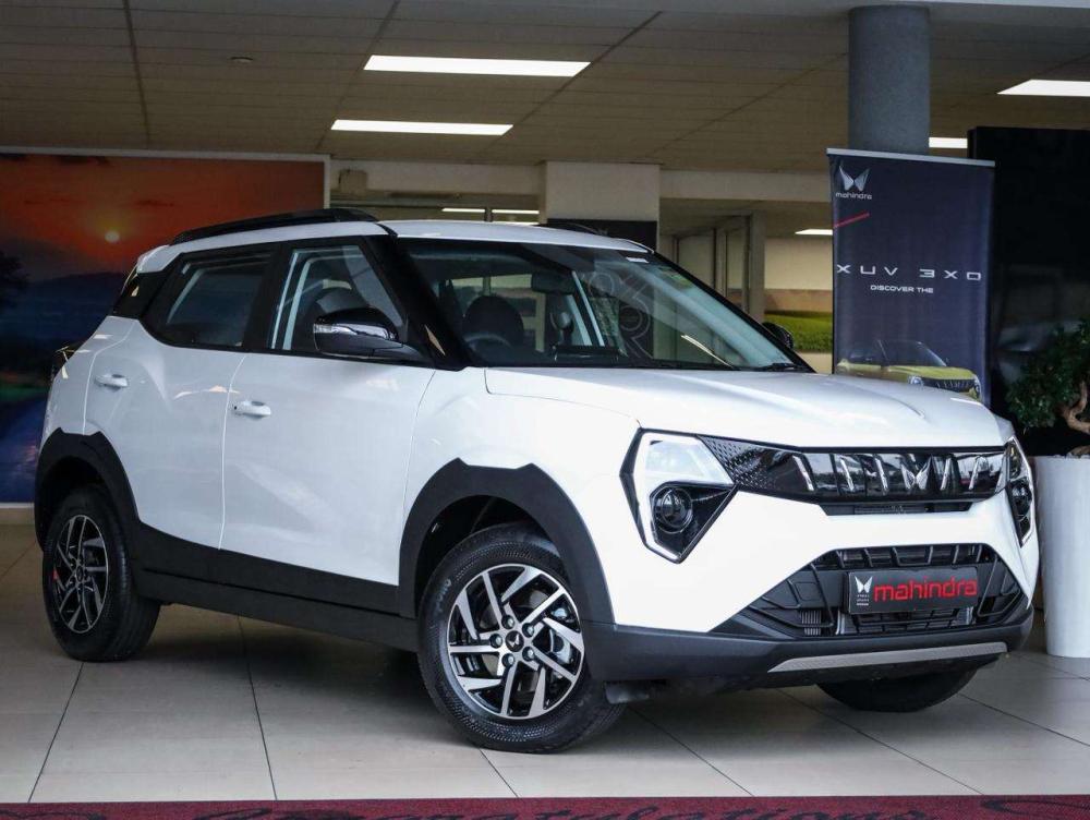 Mahindra XUV3X0 1.2 AX5 AT, image 1