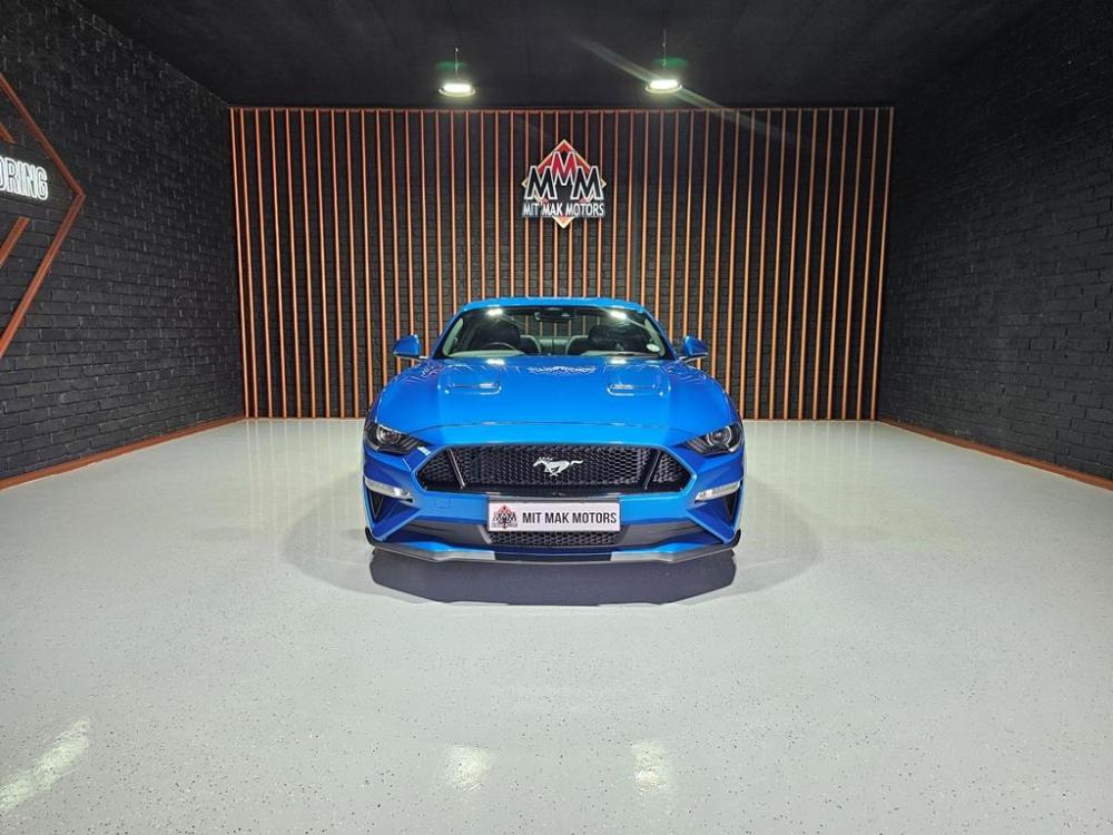 Ford Mustang 5.0 GT Fastback, image 2