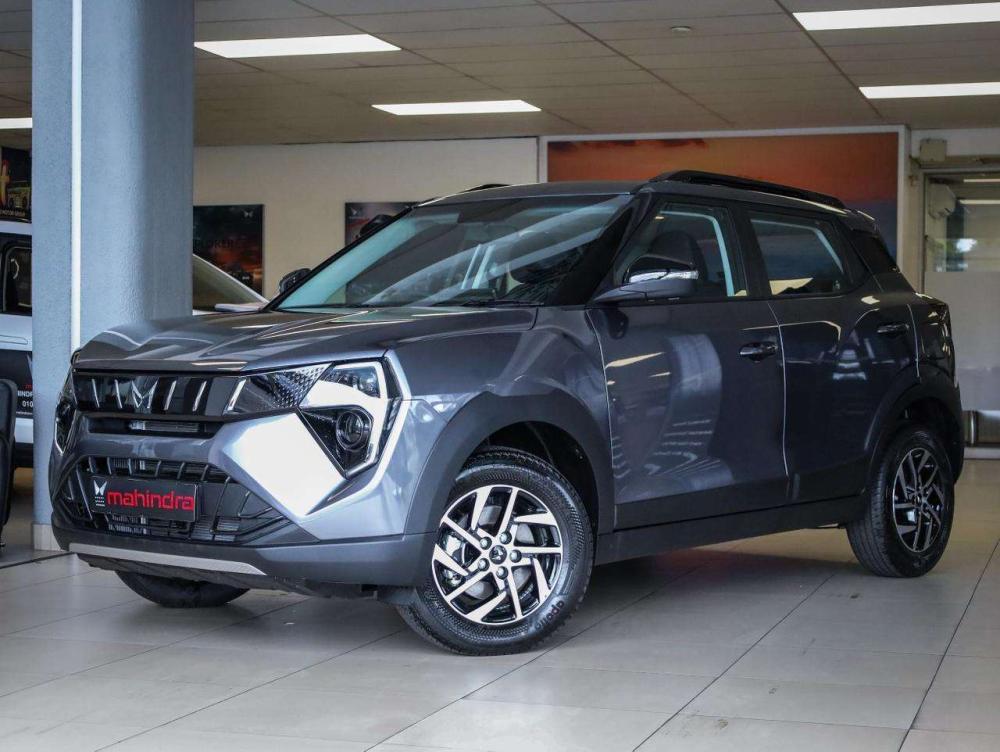 Mahindra XUV3X0 1.2 AX5 AT, image 1
