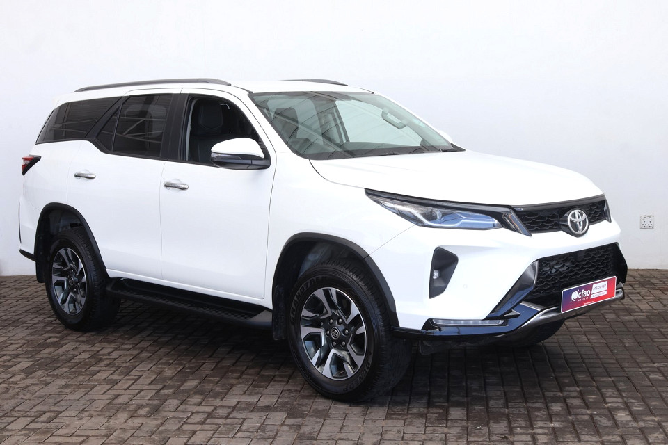 TOYOTA  FORTUNER 2.4GD-6 R/B A/T, image 1