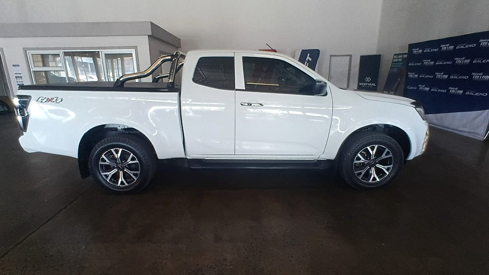 ISUZU D-MAX 3.0 Ddi LSE 4X4 A/T E/CAB, image 2