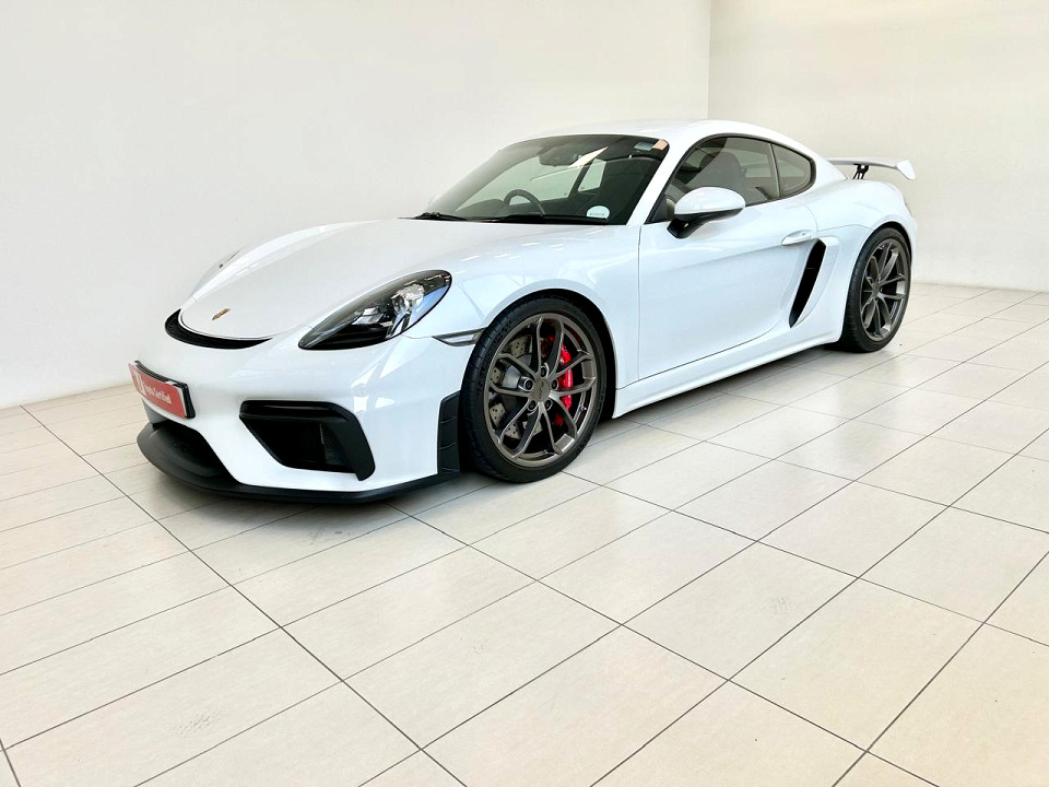PORSCHE 718 CAYMAN GT4