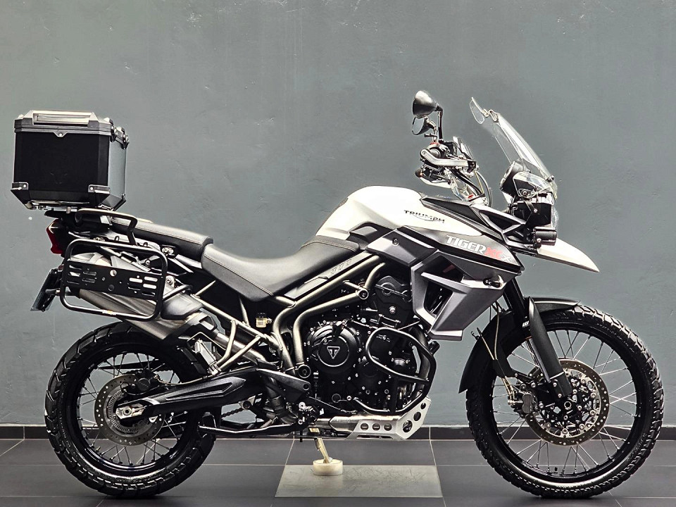 TRIUMPH XCx, image 2