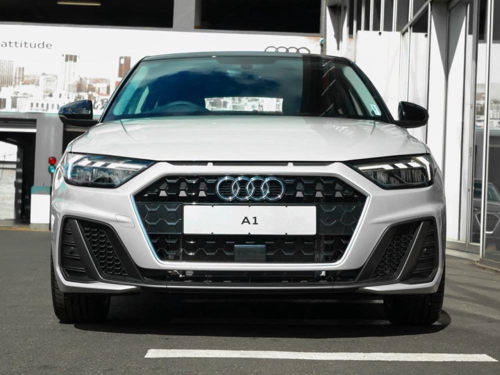Audi A1 Sportback 30TFSI S line, image 2
