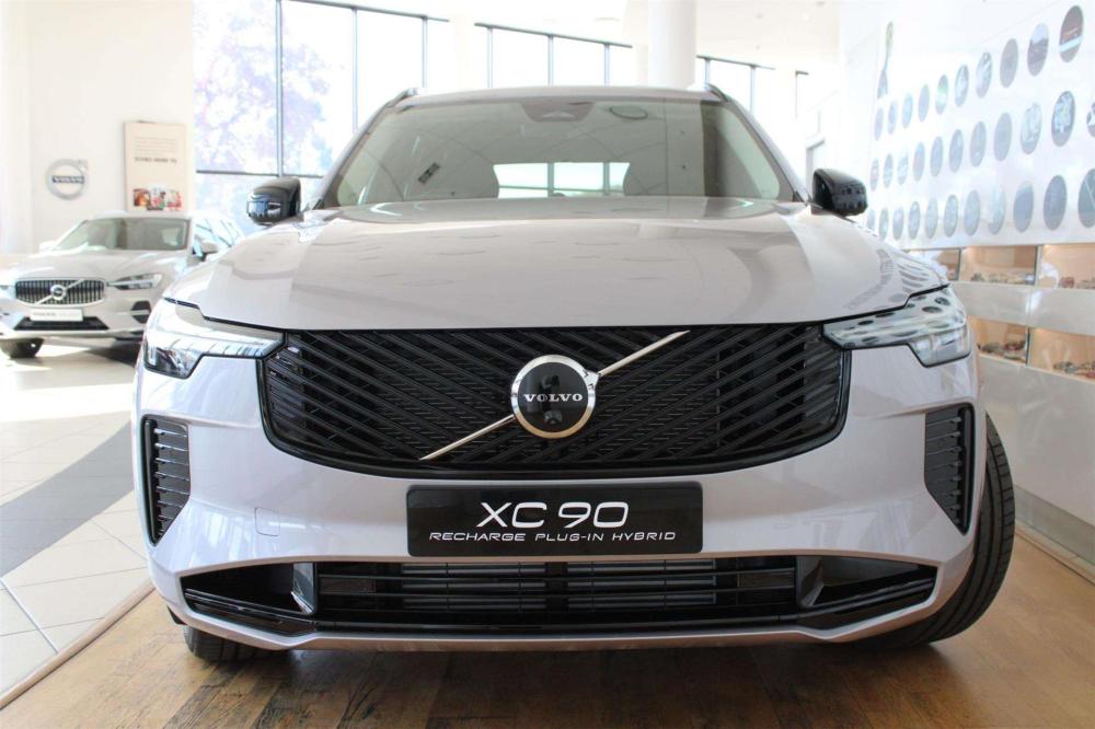Volvo XC90 T8 Ultra Dark (PHEV), image 2