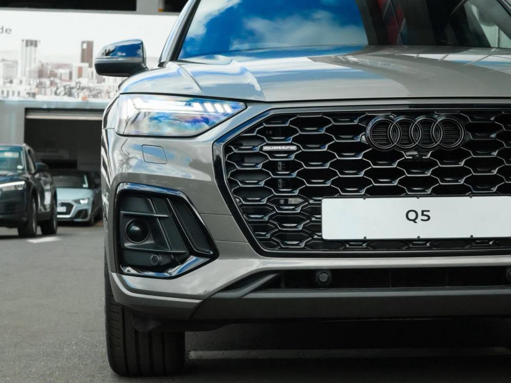 Audi Q5 Sportback Black Edition 40 TDI quattro S tronic, image 2