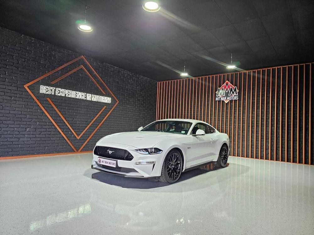 Ford Mustang 5.0 GT Fastback, image 1