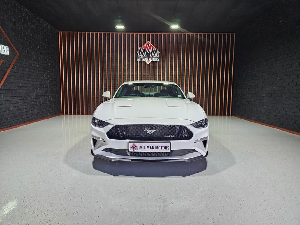 Ford Mustang 5.0 GT Fastback, image 2